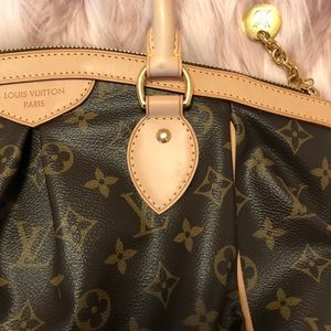 Louis Vuitton Tivoli PM Handbag *Like New*